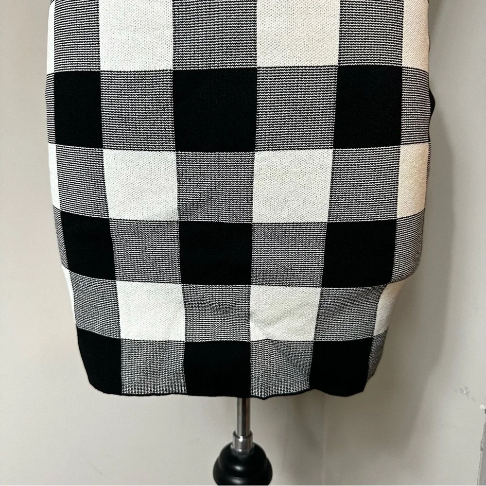 Rachel Roy Black & White Monochromatic Plaid Mini Skirt in Size Medium - Picture 3 of 6